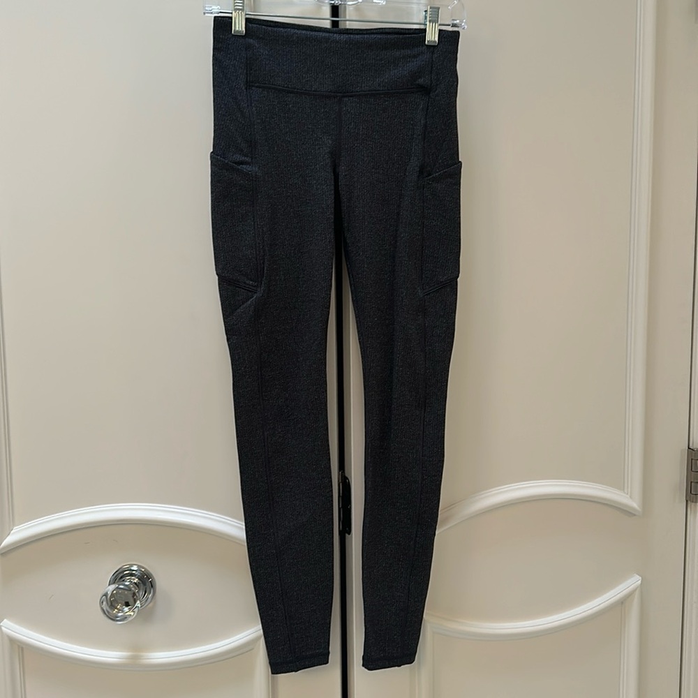 Women’s LuluLemon Speed Up Tight 28”  Heathered Black